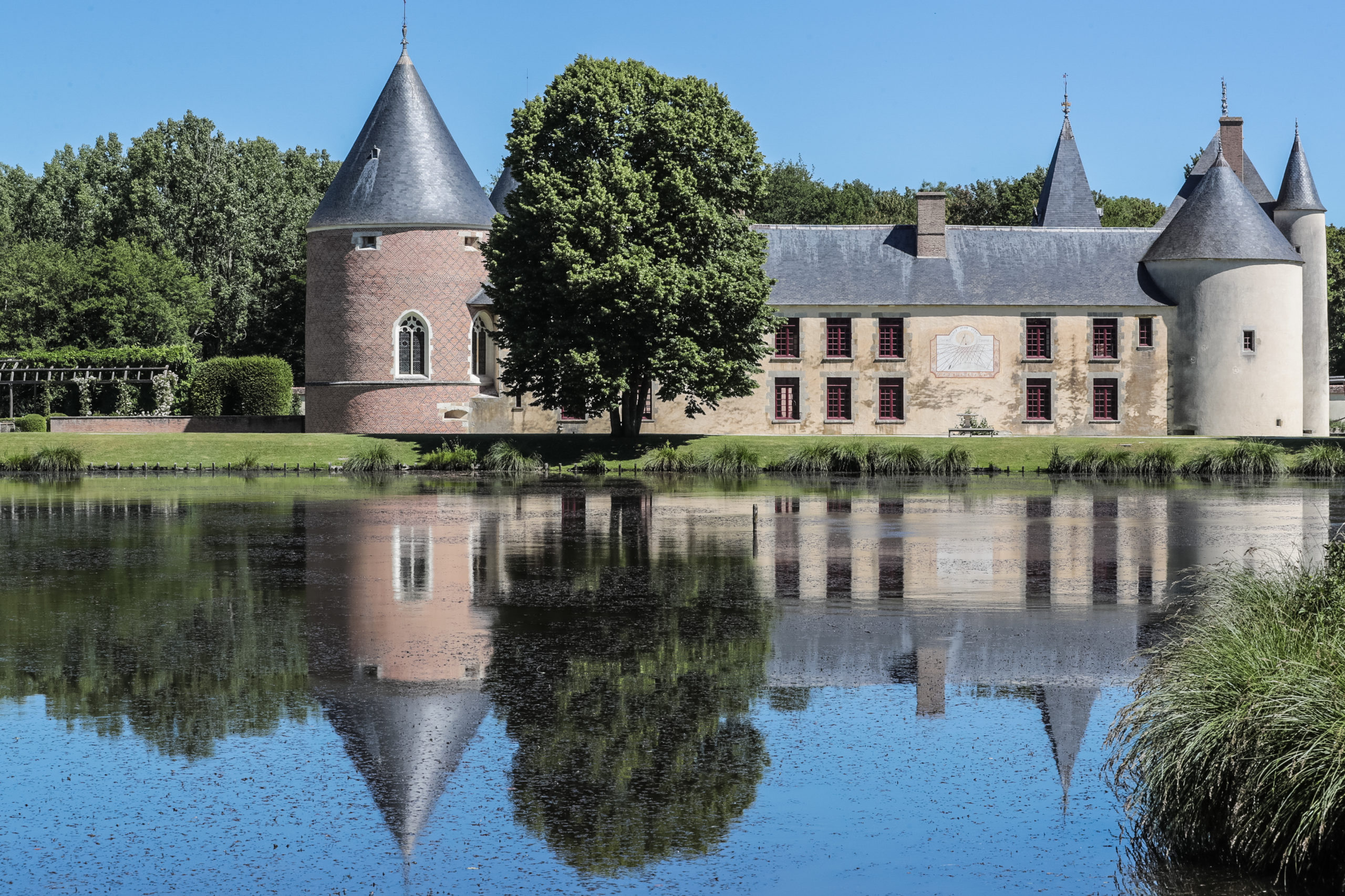 Le Chateau De Chamerolles La Route De La Rose Du Loiret Le Chateau De Chamerolles La Route De La Rose Du Loiret